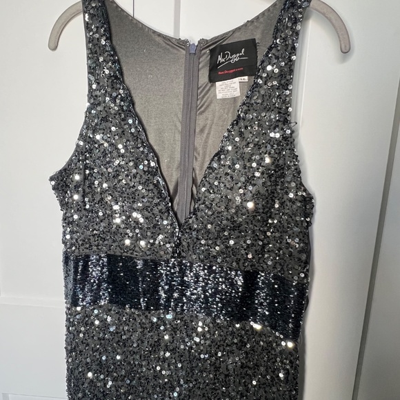 Mac Duggal NWOT Sequin Empire Waist Sleeveless Column Evening Gown Women's 16 - Picture 3 of 9